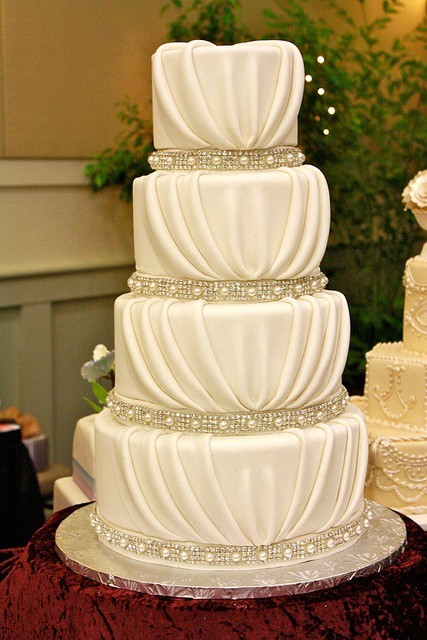 Белые свадебные торты