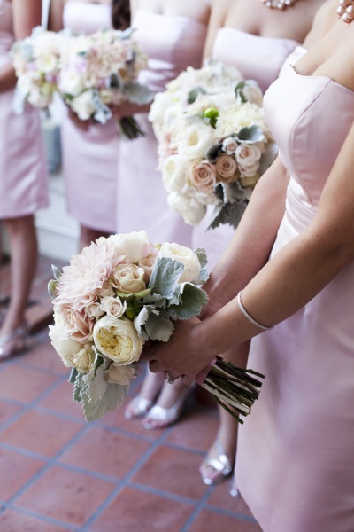 розовые платья подружек невесты