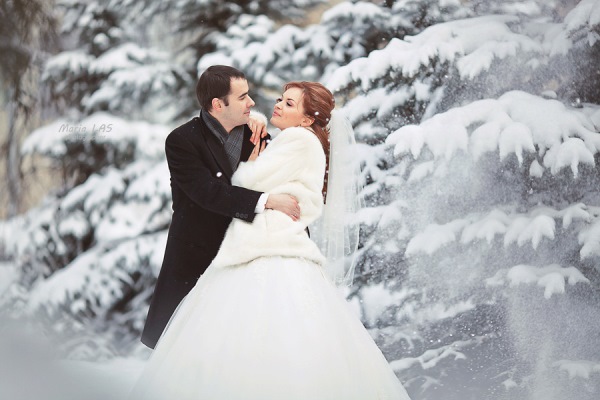 Классическая зимняя свадьба с венчанием