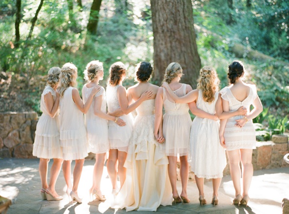Подружки невесты в белом