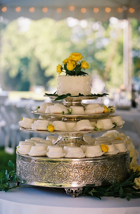 Свадебный торт с пирожными (капкейками)